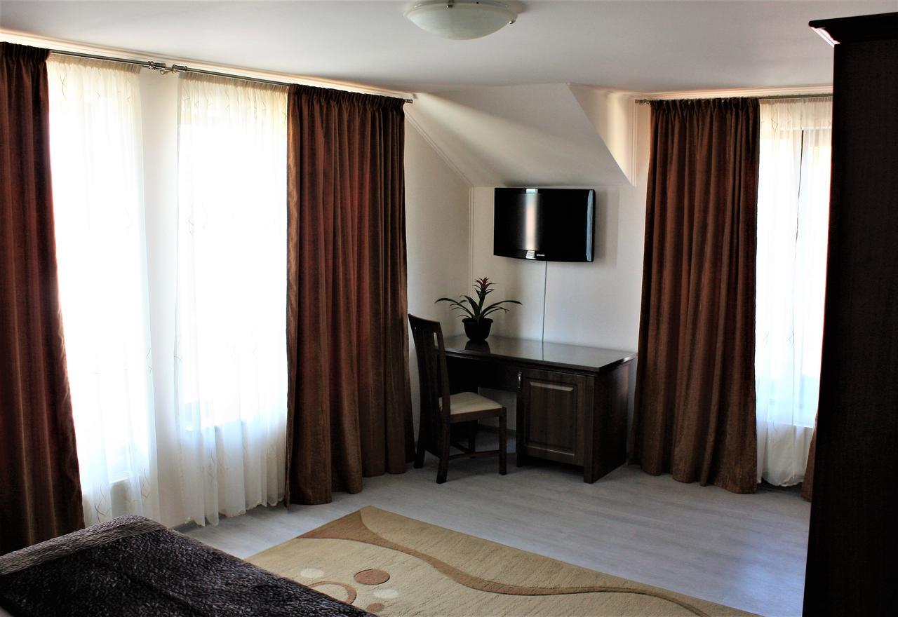 Silva House Hotel Deva Buitenkant foto
